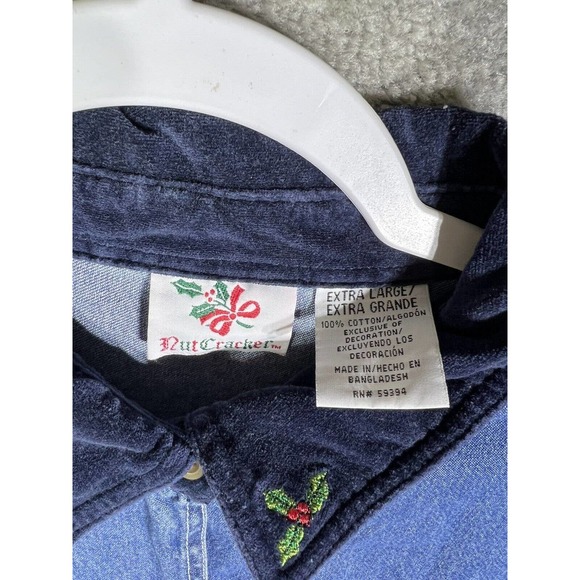 Vintage Nut Cracker Blue Denim Button Up Shirt Womens‎ XL Christmas Embroidery - Picture 4 of 14